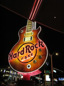 quoi-faire-las-vegas Enseigne géante en forme de guitare du Hard Rock Café de Vegas